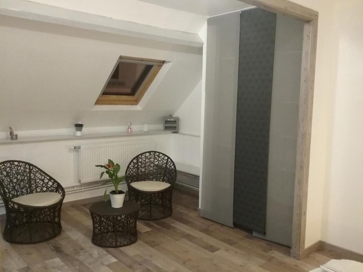 Chambre D'Hotes "Coquelicot" Nurlu Bagian luar foto